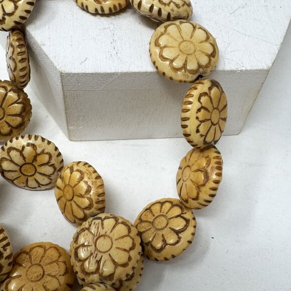 Genuine Bone Beads Flower Design Carved Loose Beads 17mm 24 Beads - Picture 3 of 6